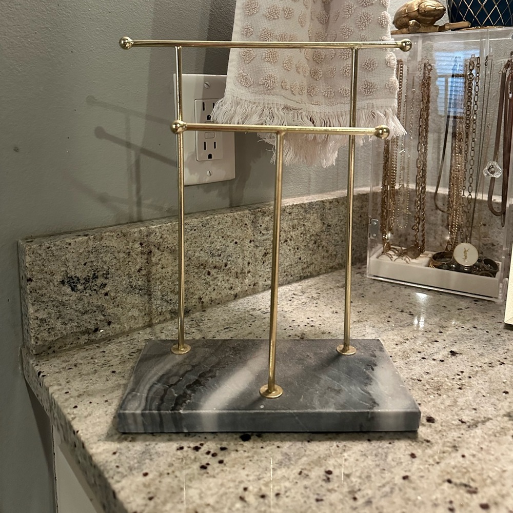 jewelry stand